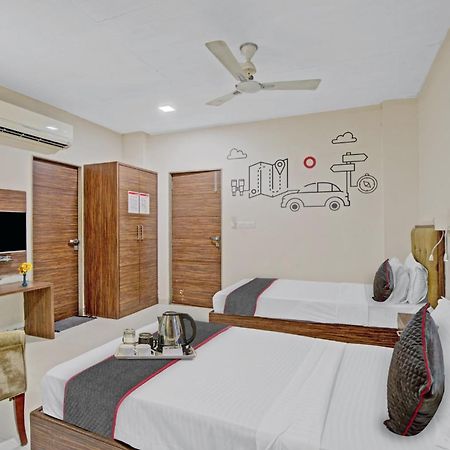 Hotel O The Kia Residency Hotel And Banquet Ahmedabad Eksteriør bilde