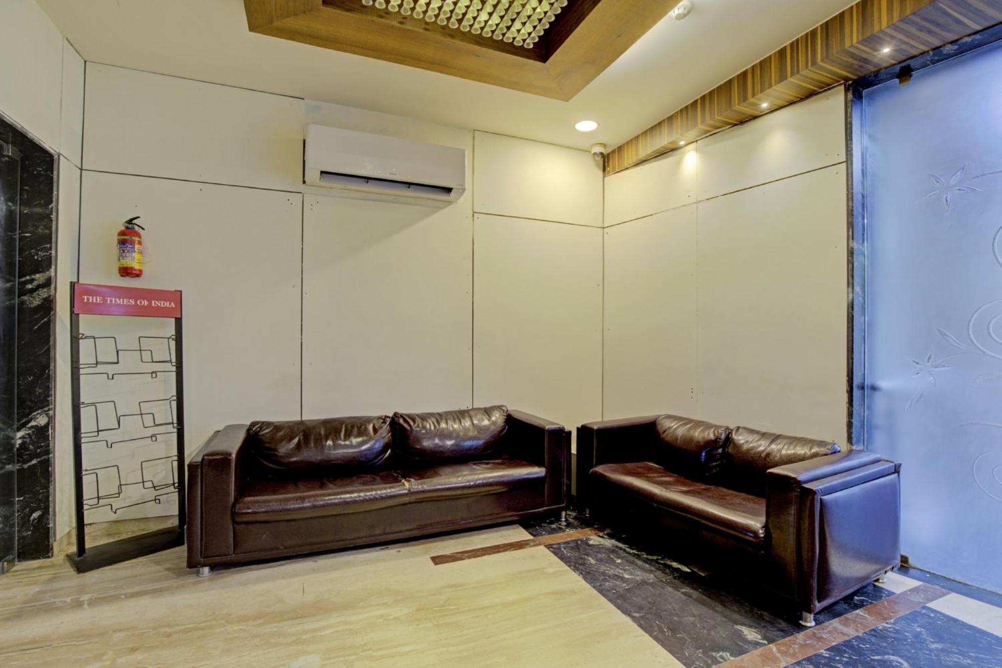 Hotel O The Kia Residency Hotel And Banquet Ahmedabad Eksteriør bilde