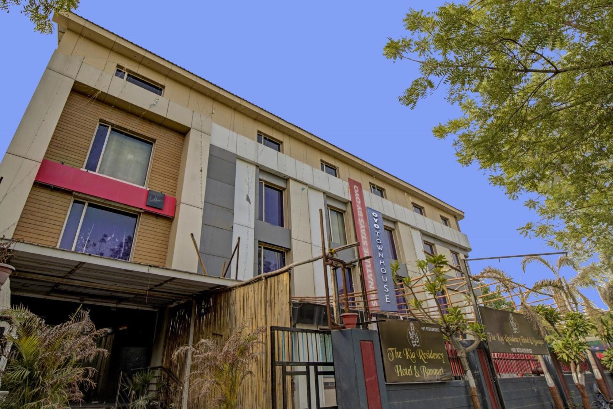 Hotel O The Kia Residency Hotel And Banquet Ahmedabad Eksteriør bilde